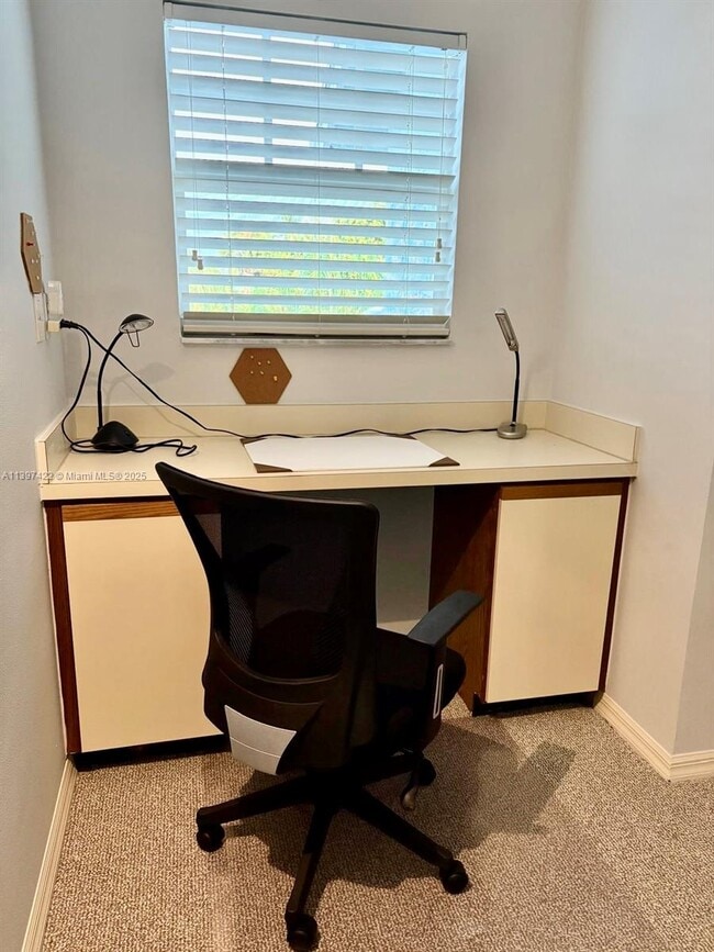 Building Photo - 905 Mainsail Cir