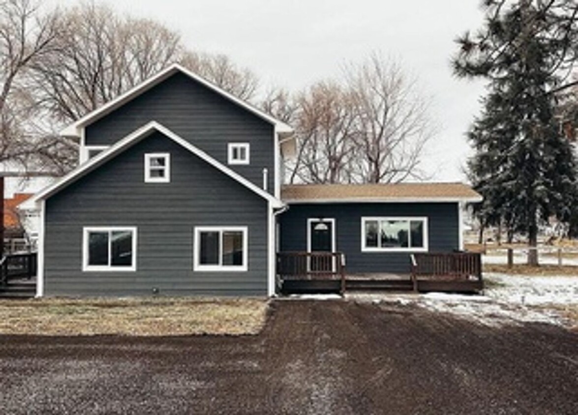 Primary Photo - Beautiful 4 Bedroom 2.5 Bath On Henley Rd