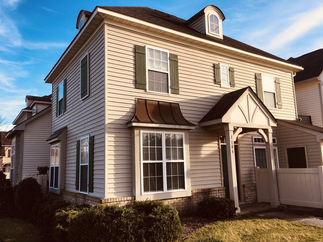 1106 Rivers Arch Unit 1106, Carrollton, VA 23314 Room for Rent in