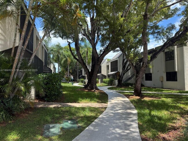 Foto del edificio - 7919 SW 104th St