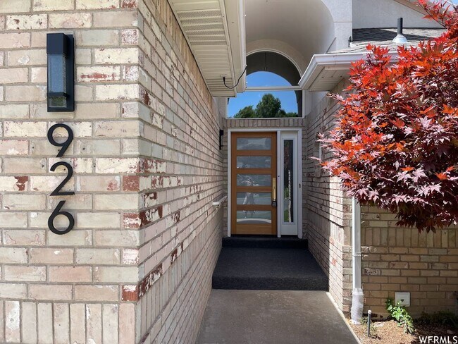 Foto del edificio - 4100 Sqft Gorgeous Home with Amazing Temple and Valley Views