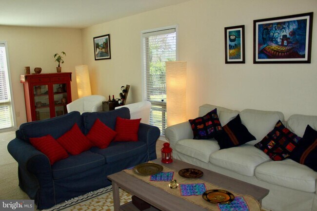 Foto del edificio - 8803 Rucker Ct