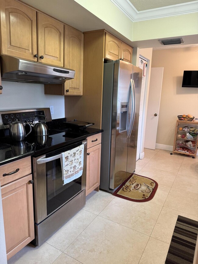 Building Photo - 6289 Red Cedar Cir