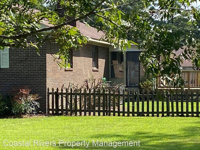 Foto del edificio - 3 br, 2.5 bath House - 109 Northwood Rd