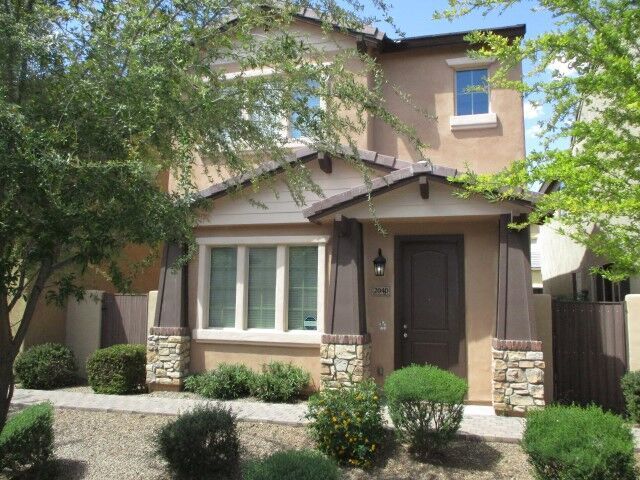 Building Photo - 2040 E. Heartwood Lane