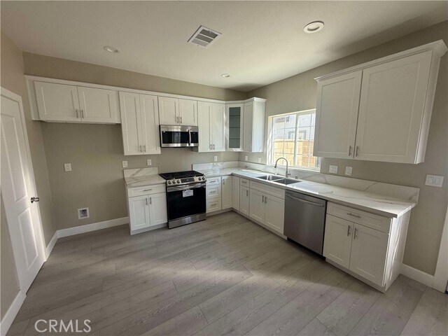 Foto del edificio - 15909 Merrill Ave