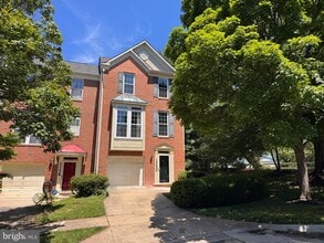 Building Photo - 13230 Lake Geneva Way