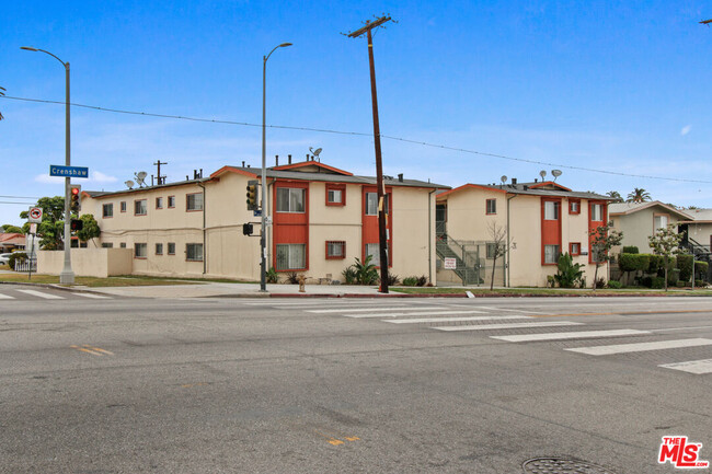 Building Photo - 7521 Crenshaw Blvd