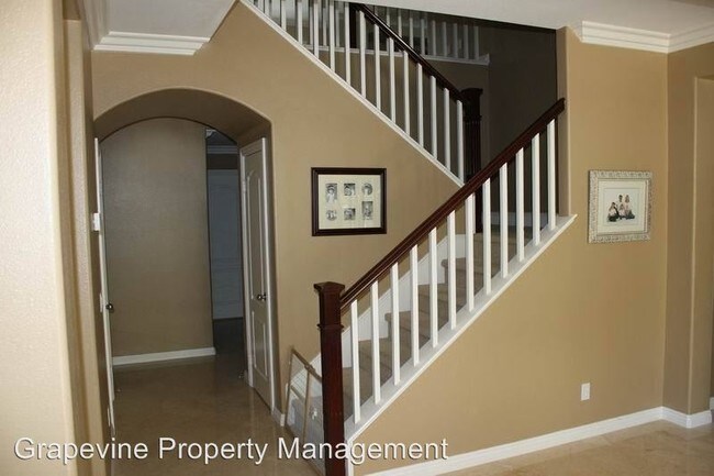 Foto del edificio - 45070 Vine Cliff St