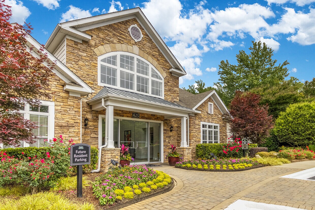 Tyvola Centre Apartments Apartments in Charlotte, NC