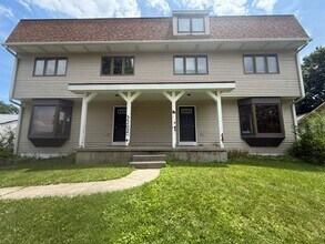 Building Photo - 3202 Chatham Dr