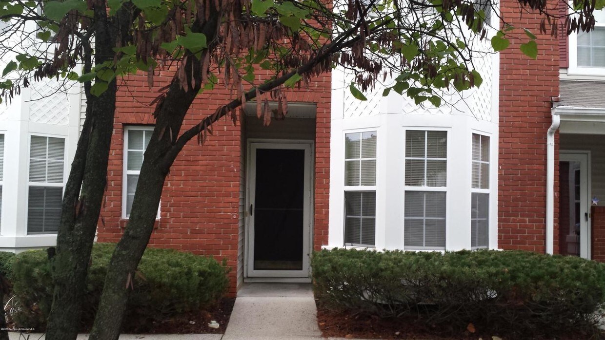 5 Lexington Ct Unit N005, Holmdel, NJ 07733 Condo for Rent in Holmdel