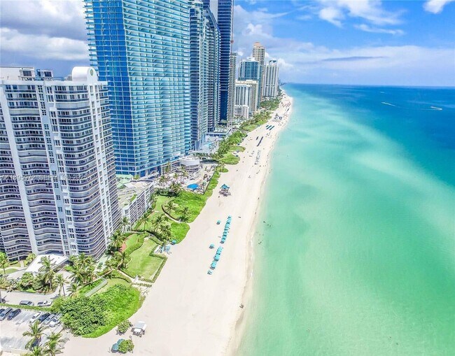 Foto del edificio - 16711 Collins Ave