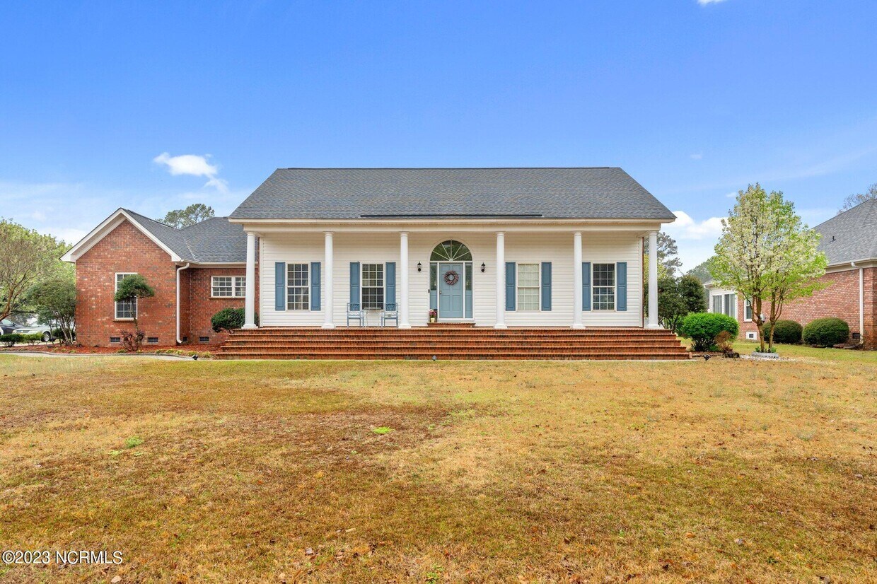 1114 4 Wood Dr, Fayetteville, NC 28312 House for Rent in Fayetteville