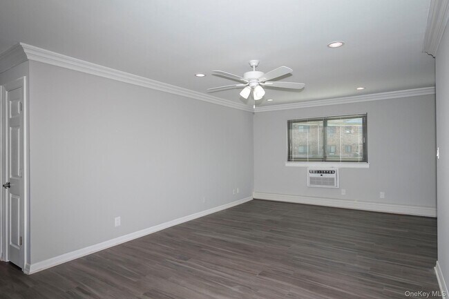 Foto del edificio - 405 Brentwood Rd