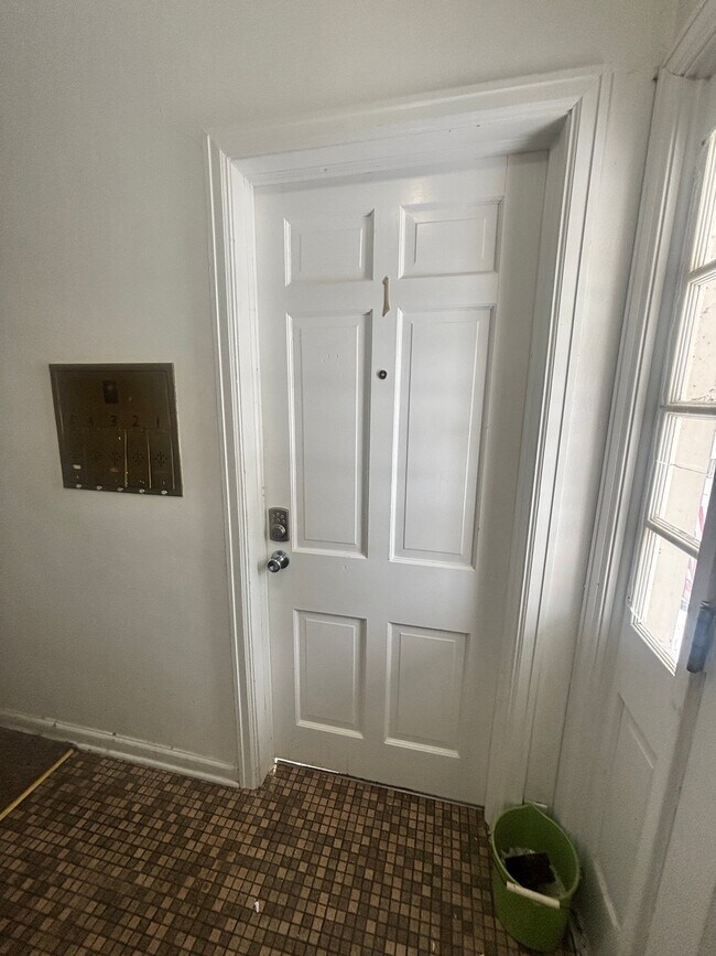 Foto del edificio - 142 N Riverview Dr