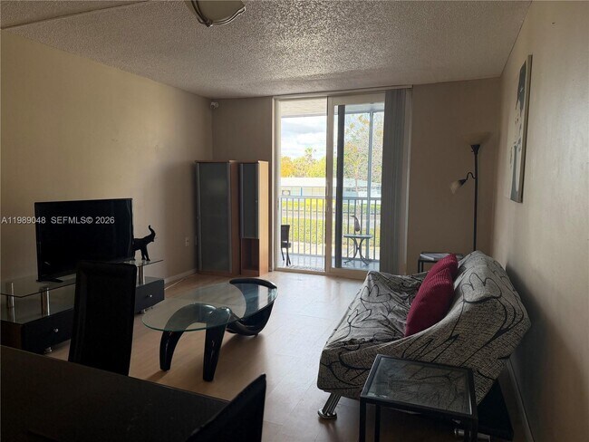 Foto del edificio - 16851 NE 23rd Ave