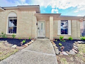 Building Photo - 2338 Brookdale Dr