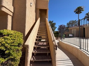 Building Photo - 900 Heavenly Hill Ct