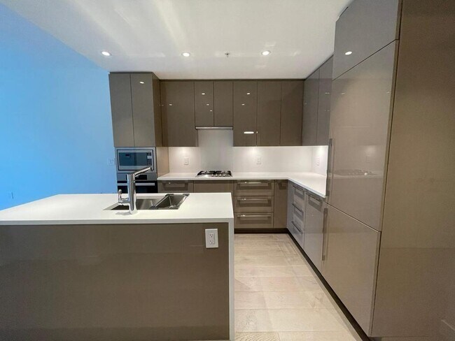Building Photo - 5289 Cambie St