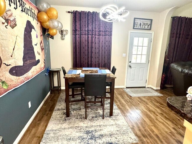 Foto del edificio - 615 Seminole Canyon Dr