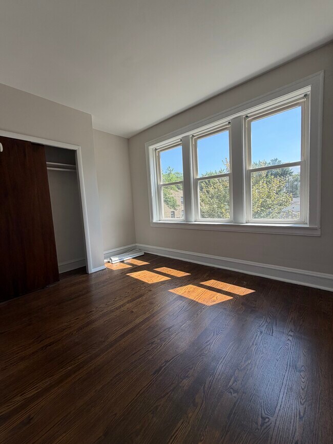 Foto del edificio - 3314 W Balmoral Ave