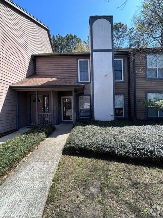 Building Photo - 7945 Edgebrook Cir