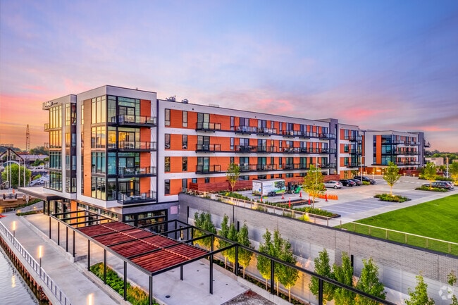 Tribute - Tribute Apartments at R1VER
