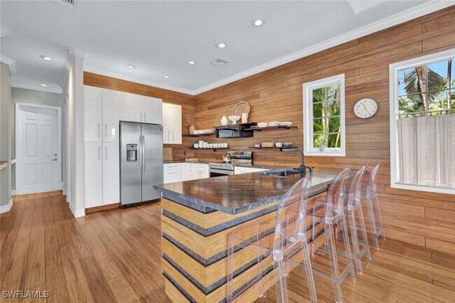 Foto del edificio - 255 2nd Ave N