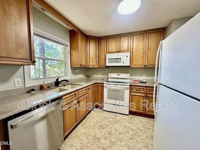 Building Photo - 9009 Langwood Dr