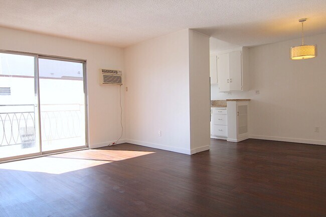 Foto del edificio - 1140 N Ogden Dr
