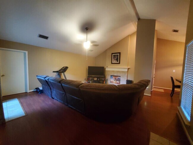 Building Photo - 18303 Autumn Trails Ln