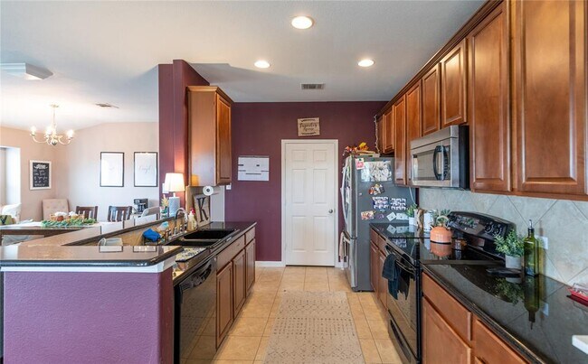 Building Photo - 1315 Logan Dr