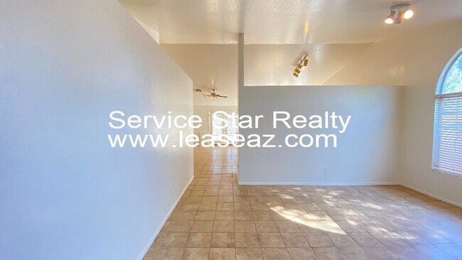 Foto del edificio - 3596 E Thornton Ave