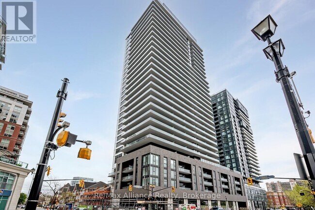 Photo du bâtiment - 2075 Lakeshore Rd.