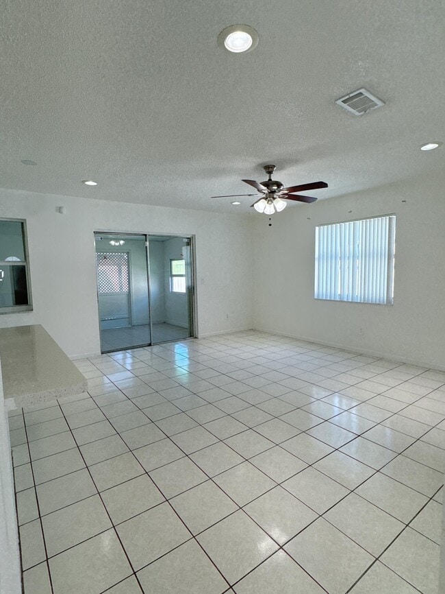 Foto del edificio - 4609 Pruden Blvd