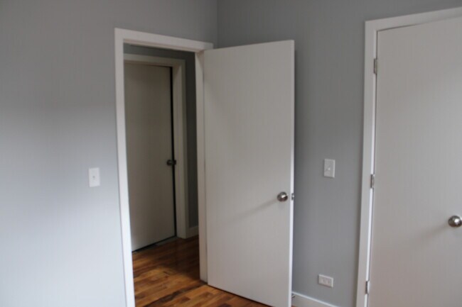 Foto del edificio - 1533 S Ridgeway Ave