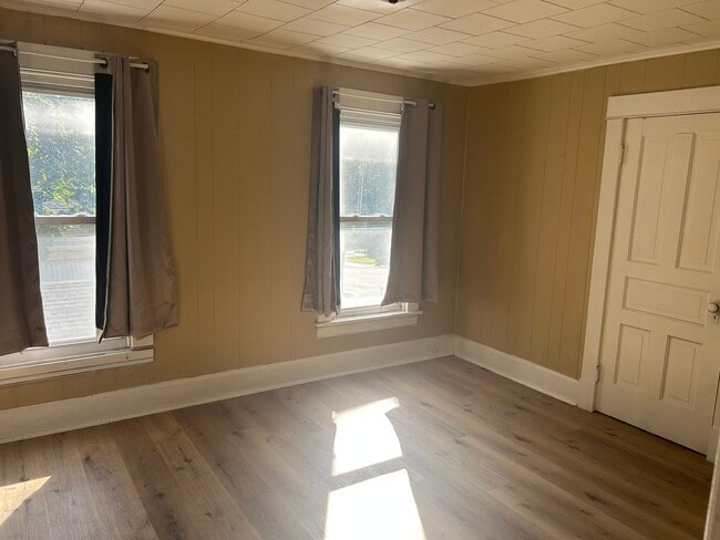 Building Photo - 2209 1st St