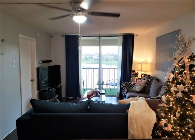 Foto del edificio - 7900 NW 50th St