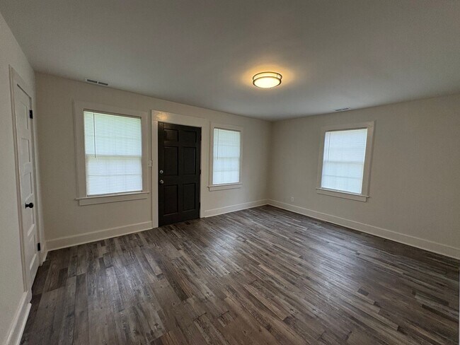 Foto del edificio - Charming 2BR/1BA Home