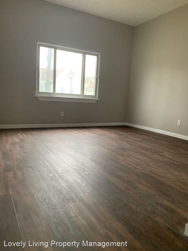 Building Photo - 2 br, 1 bath House - 1330 Summit St.
