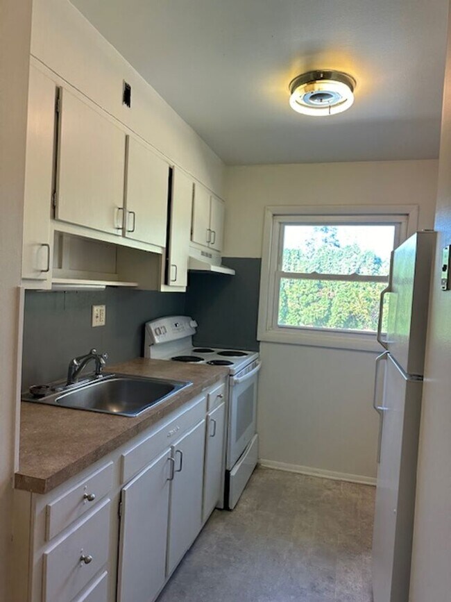 Foto del edificio - 2nd Floor 2 Bedroom 1 Bathroom Apartment F...