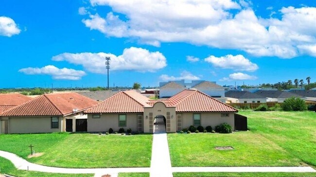 Foto del edificio - 304 S Ridge Ln
