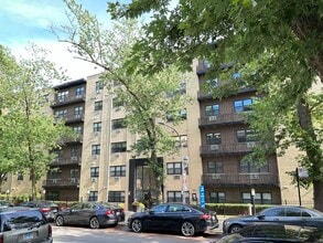 Building Photo - 448 W Barry Ave