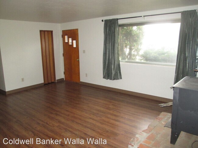 Building Photo - 2 br, 1 bath House - 105 Winnebago