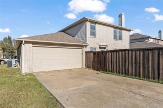 Building Photo - 1543 Englewood Dr