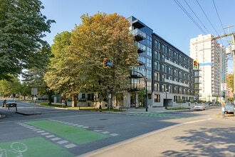 Building Photo - Raven Apartments