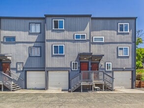 Building Photo - 2444 Frances St