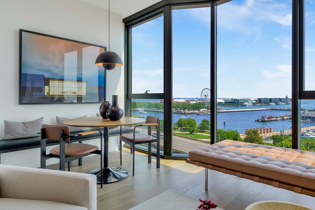 Foto del edificio - 211 N Harbor Dr