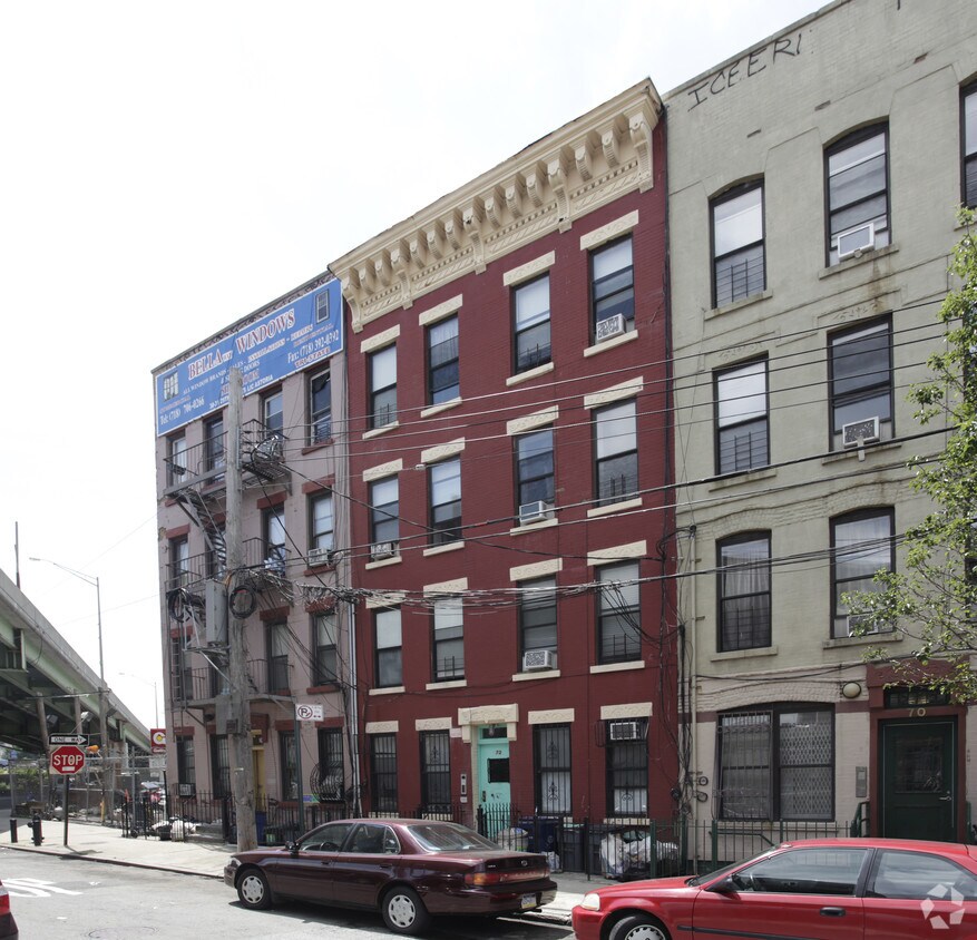 Primary Photo - 72 Nelson St